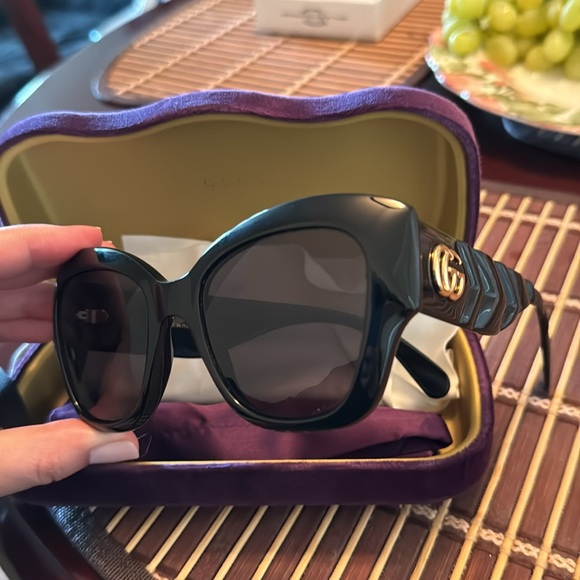 Like new authentic GUCCI
Unisex Sunglasses♡✨❤️ - Picture 6 of 7